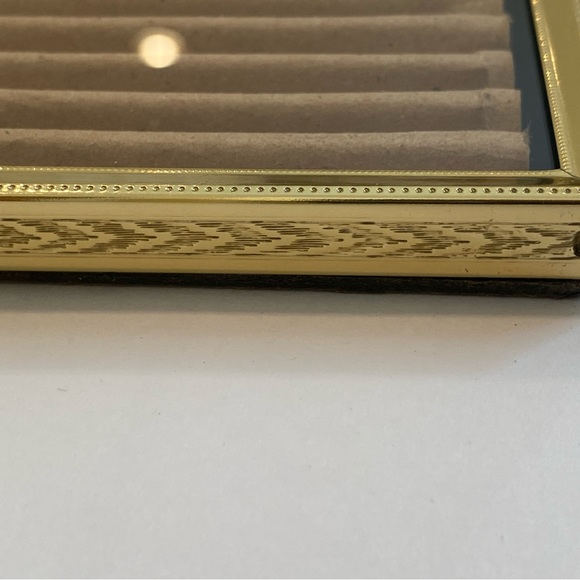 Vintage Metal Picture Frame 8”x10” - Picture 6 of 7